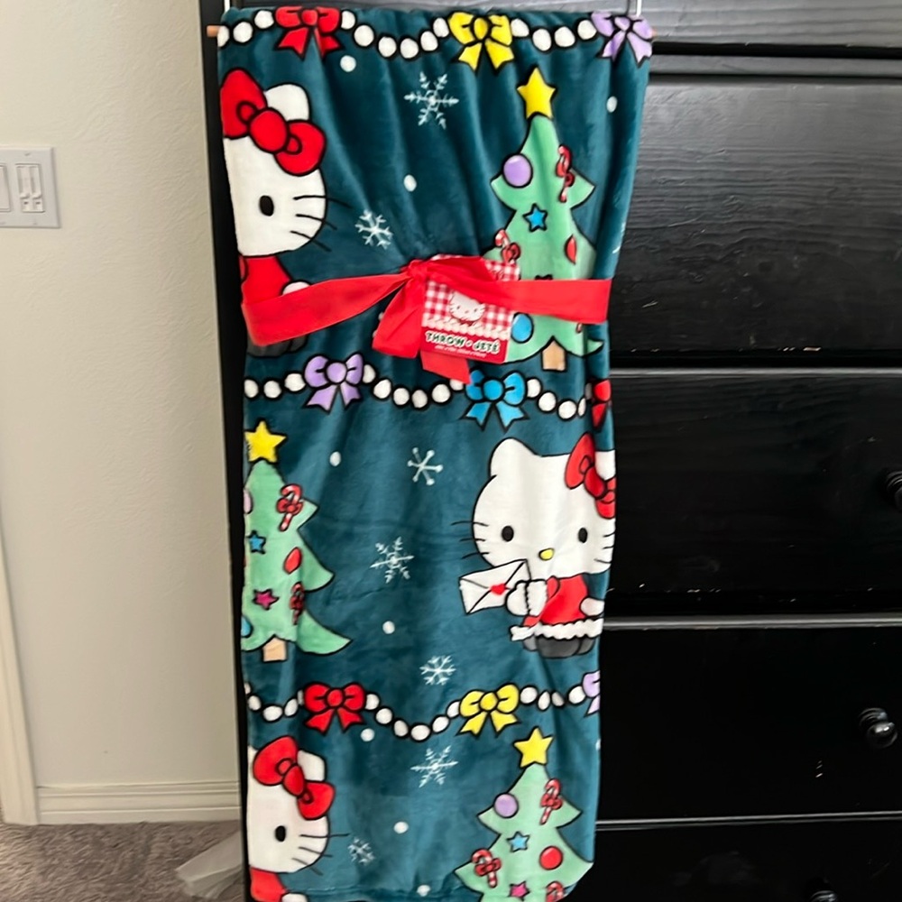NWT Hello Kitty throw